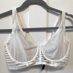Victoria’s Secret white unlined push up bra
